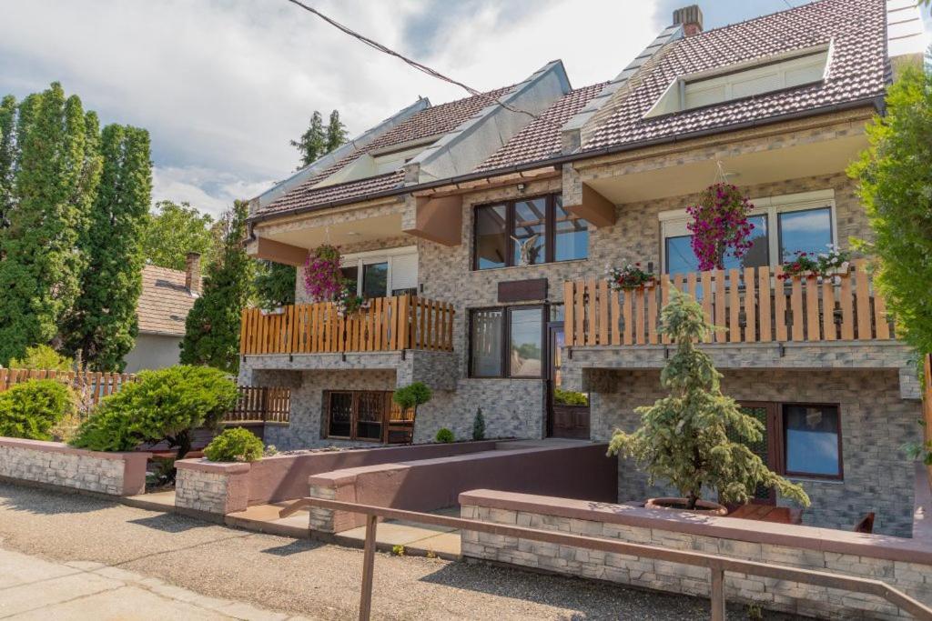 Fortuna Vendégház Kiskunhalas Exterior foto